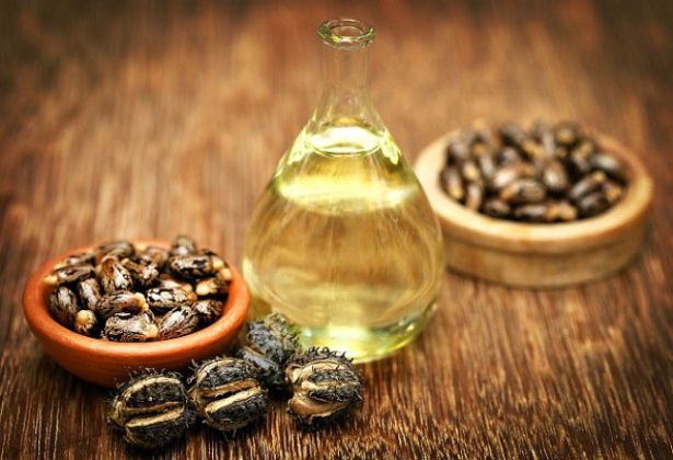 【圖】用於頭髮生長的蓖麻油:如何使用?