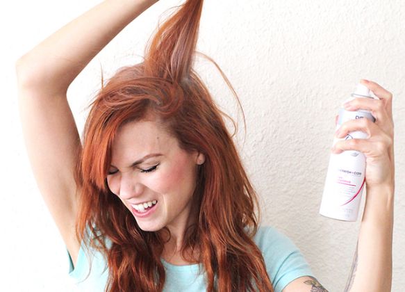 【圖】如何在不用水的情況下清潔頭髮