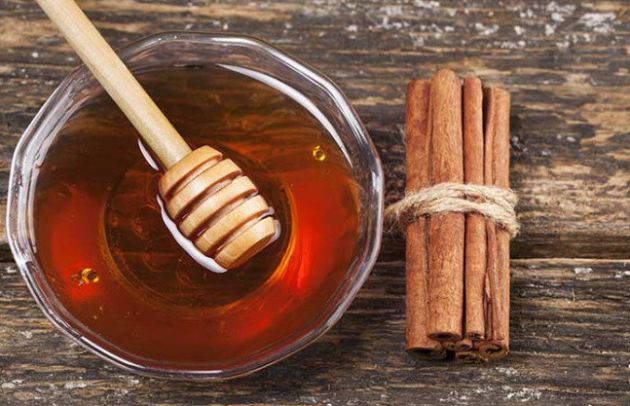 【圖】蜂蜜，肉桂和橄欖油治療前額脱髮步驟