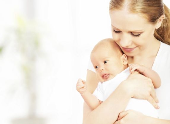 【圖】哺乳期的媽媽容易掉頭髮的原因