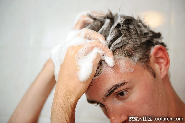 【圖】最好的男性脱髮產品，從洗髮水到藥物