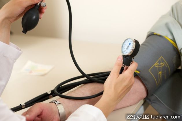 【圖】高血壓對頭髮的不良影響