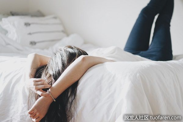 【圖】不洗頭睡覺會產生的不良影響