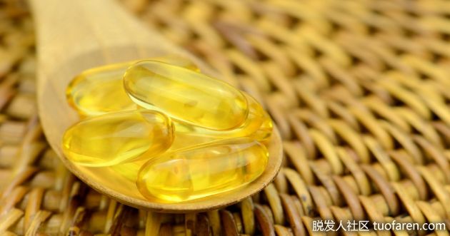 【圖】如何在頭皮上塗抹維生素E促進頭髮生長