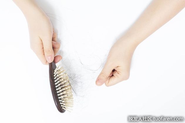 【圖】產後脱髮超多好焦慮　醫：一年內會恢復正常