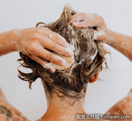 【圖】添加咖啡因的洗髮水可以生髮？醫：不可能