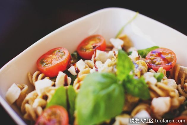 【圖】只吃水果、沙拉！紙片少女38公斤頭暈掉髮沒月經