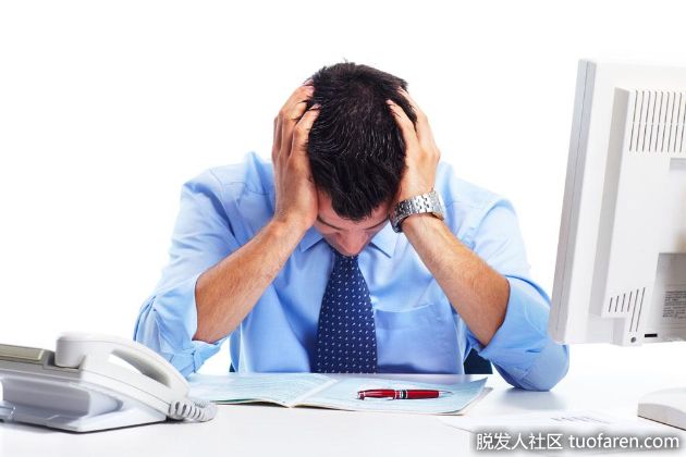 【圖】壓力大吸二手煙 25歲男掉髮如清朝人