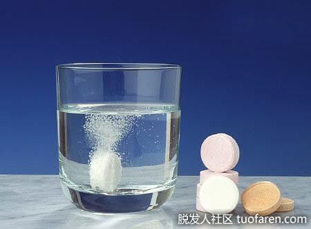 【圖】用泡騰片預防感冒、補充維生素？營養師：小心副作用