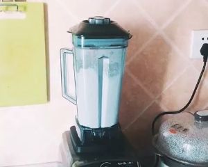 杏仁和蔬菜汁配方，促進頭髮生長