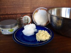 乳木果油和椰子油對皮膚的好處