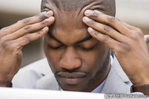 是什麼引起頭部灼熱感？