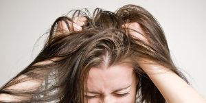 頭皮癢怎麼辦，告訴你解決頭皮癢的方法
