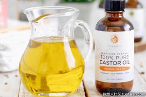 蓖麻油用於去除老年斑