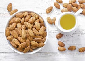 如何使用杏仁油來幫助控制脱髮?