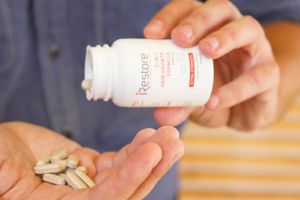 DHT阻滯劑：瞭解如何阻止脱髮