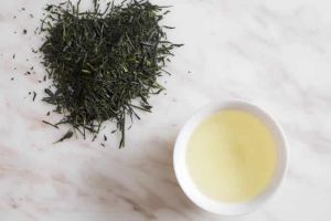 綠茶和脱髮：一個強大的雙氫睾酮阻滯劑