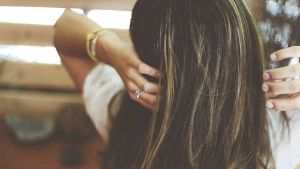 六個原因使頭髮變得枯黃