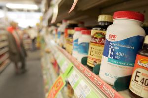 男性應對脱髮的原因和治療