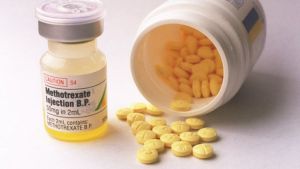 甲氨蝶呤和脱髮：原因和治療