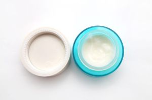 用於皮膚問題的維生素D霜