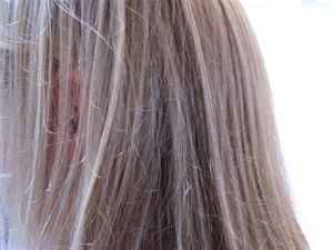 維生素能恢復頭髮顏色嗎?