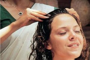 用天然油脂改善頭髮