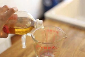 如何去除頭皮上的鈣沉積