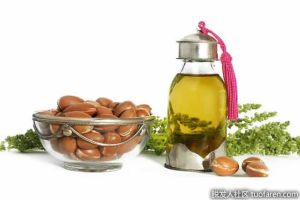 最好的護髮油：摩洛哥堅果油的功效及使用方法