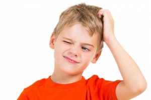 什麼導致兒童拔毛癖？