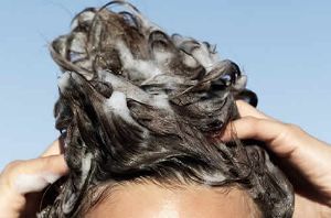 什麼類型的洗髮水適合油性頭髮