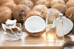 冷壓椰子油和橄欖油