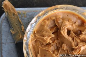 富含維生素E的食物：花生醬