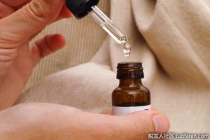 如何使用茶樹油治療疤痕？