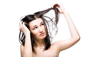 温和的洗髮和護理有助於油性、柔軟的頭髮