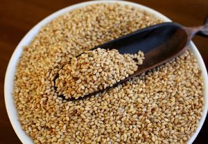 如何使用芝麻籽促進頭髮生長