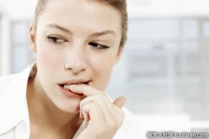 為什麼指甲會彎曲？