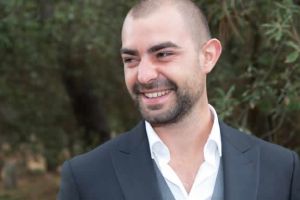 什麼會導致男人面部脱髮？