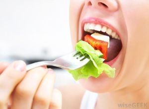 最好的食物來保護你的頭髮