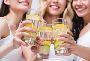 維他命和礦物質來排毒