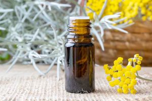 蠟菊精油對頭髮的功效