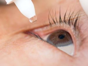 為什麼我的睫毛會痛？