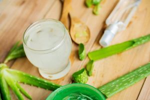 自制蘆薈噴霧促進頭髮生長和頭髮光澤