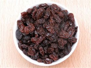 黑葡萄乾對頭髮的美容益處