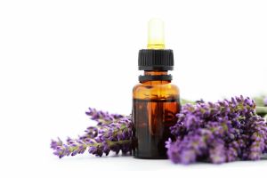 蓖麻油+薰衣草精油促進頭髮生長