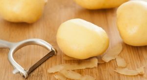 土豆汁洗頭怎麼洗：土豆汁+椰子油