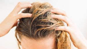 頭皮狂出油？當心越洗越油，越洗越掉髮