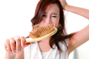 喜迎寶貝 寶媽秀髮掉不停　產後掉髮怎麼辦！