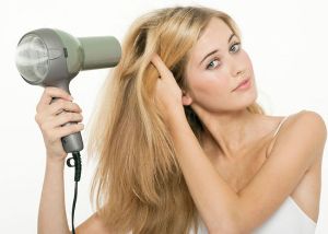 【護髮技巧】吹髮宜先熱後冷 尼龍梳較適合幼細髮絲