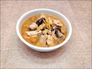 藥膳：麻油栗子雞胸肉